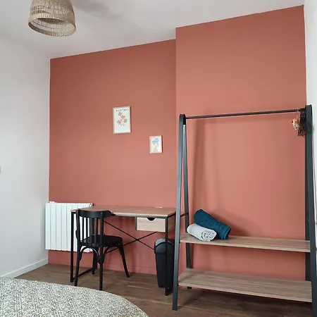 Holiday home La Maison Des Voyageurs Avec Grand Parking Prive -calme Et Serenite Chevincourt