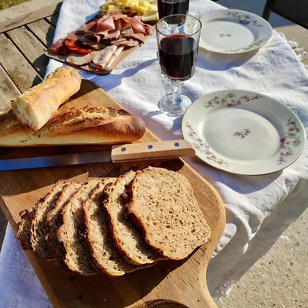 La Maison Des Voyageurs Avec Grand Parking Prive -calme Et Serenite Vakantiehuis Chevincourt
